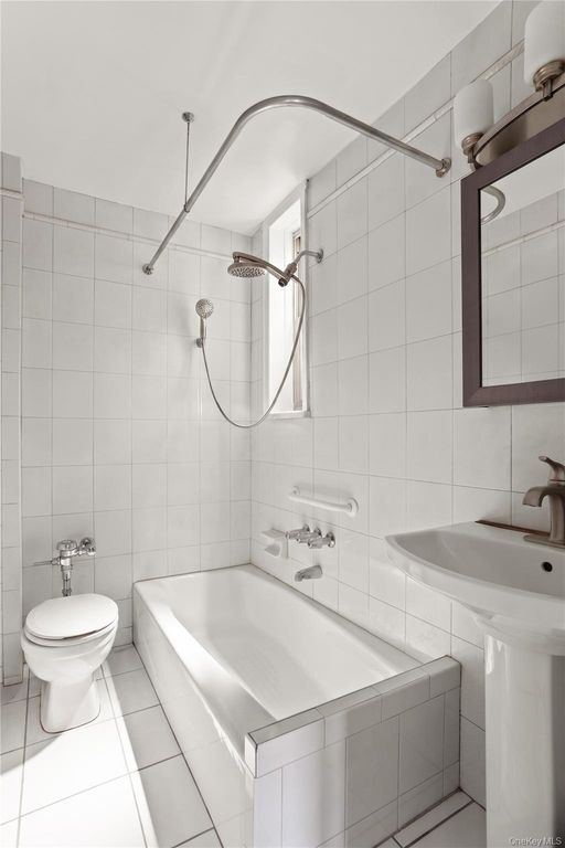 43-10 48th Avenue 5R, Woodside, NY 11377 — photo 4
