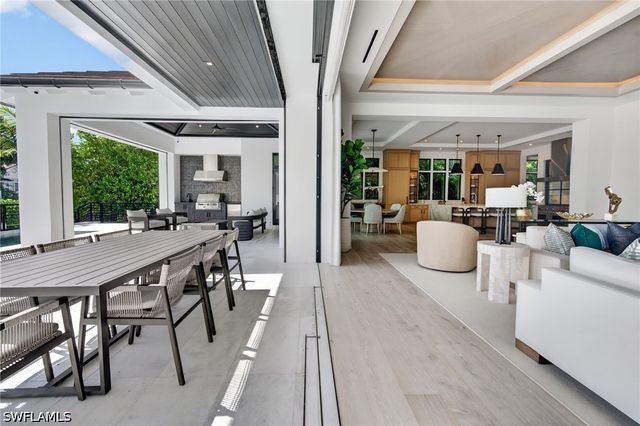 2231 Forrest LN, Naples, FL 34102