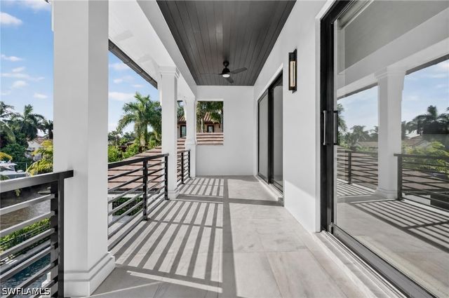 2231 Forrest LN, Naples, FL 34102
