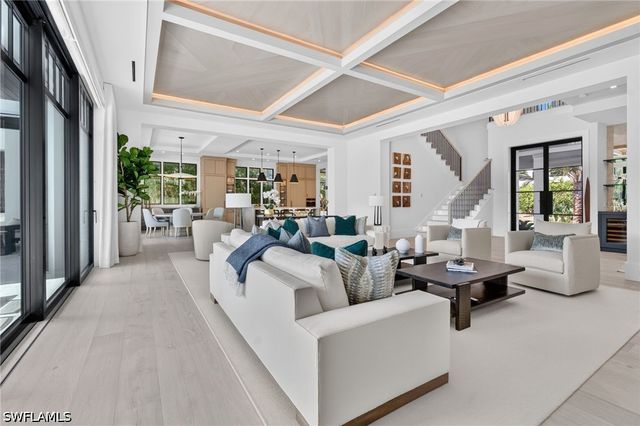2231 Forrest LN, Naples, FL 34102