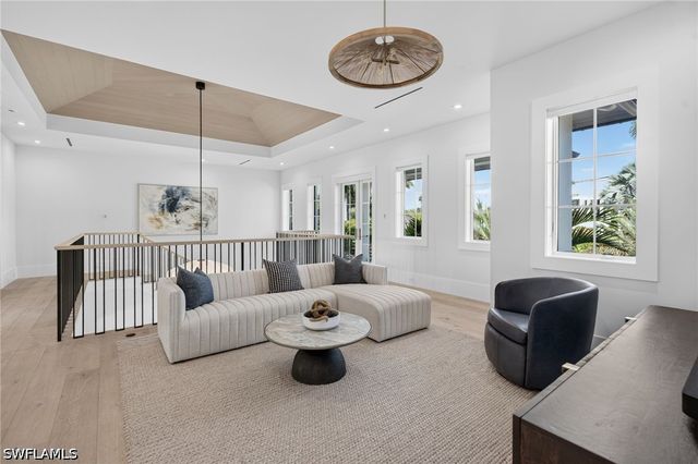 2231 Forrest LN, Naples, FL 34102