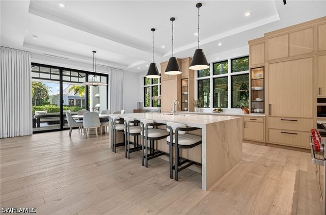 2231 Forrest LN, Naples, FL 34102