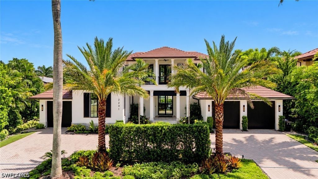 2231 Forrest LN, Naples, FL 34102