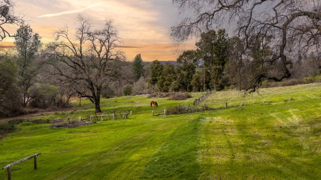16098 Wild Oak Ranch Rd, Grass Valley, CA 95949
