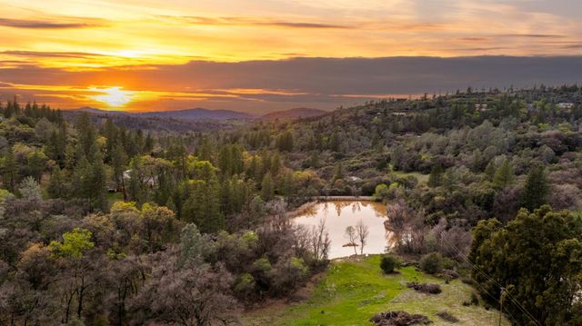 16098 Wild Oak Ranch Rd, Grass Valley, CA 95949