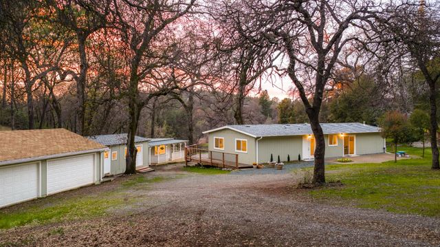 16098 Wild Oak Ranch Rd, Grass Valley, CA 95949