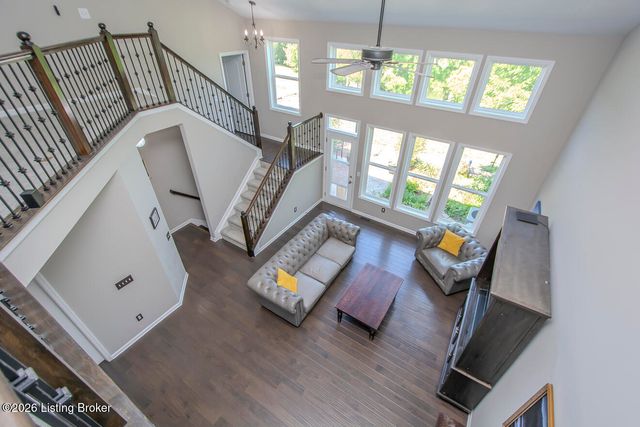 12521 Deer Lake Ln, Louisville, KY 40299