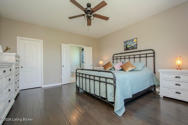 12521 Deer Lake Ln, Louisville, KY 40299