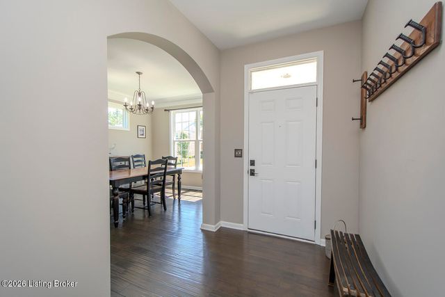 12521 Deer Lake Ln, Louisville, KY 40299