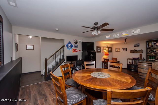 12521 Deer Lake Ln, Louisville, KY 40299