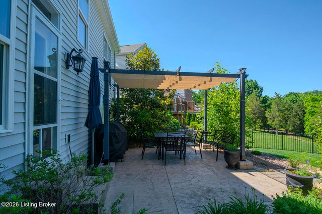 12521 Deer Lake Ln, Louisville, KY 40299
