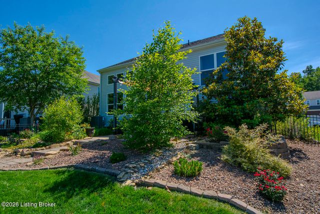 12521 Deer Lake Ln, Louisville, KY 40299