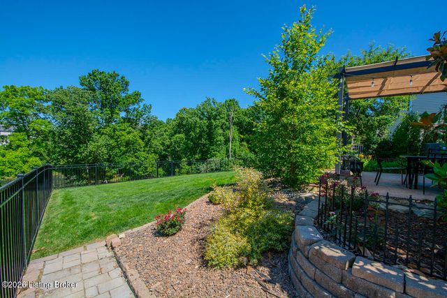 12521 Deer Lake Ln, Louisville, KY 40299