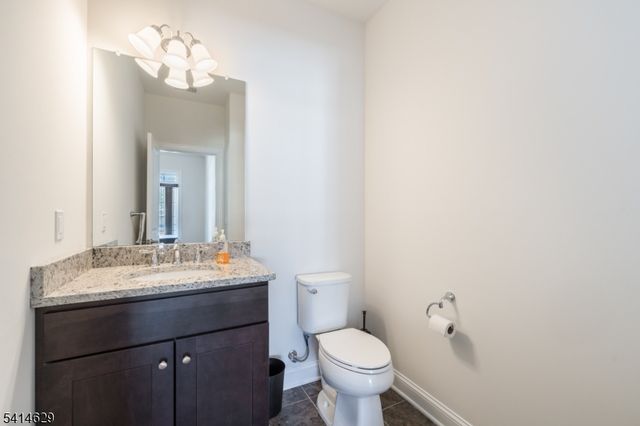 104 Autumn Ct, Little Falls Twp., NJ 07424