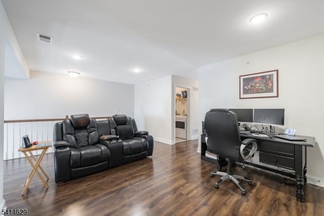 104 Autumn Ct, Little Falls Twp., NJ 07424