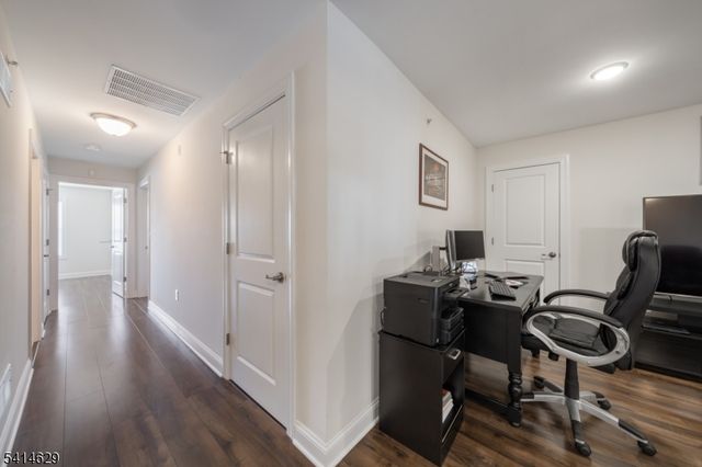 104 Autumn Ct, Little Falls Twp., NJ 07424