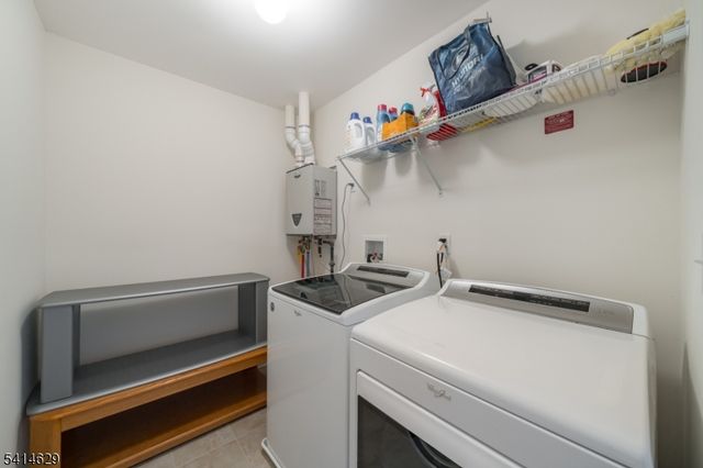 104 Autumn Ct, Little Falls Twp., NJ 07424