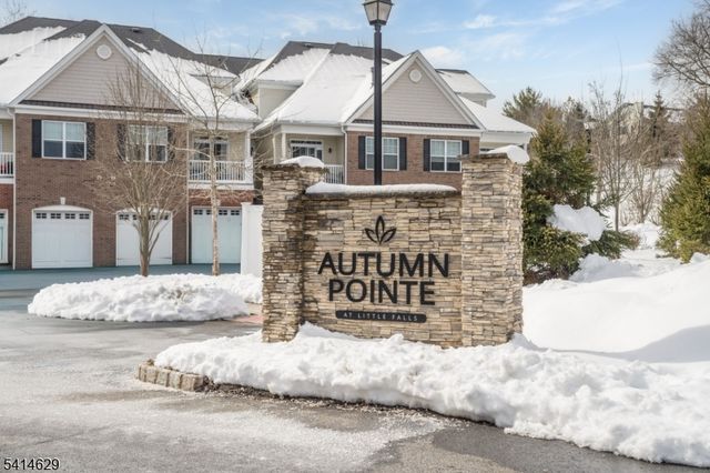 104 Autumn Ct, Little Falls Twp., NJ 07424
