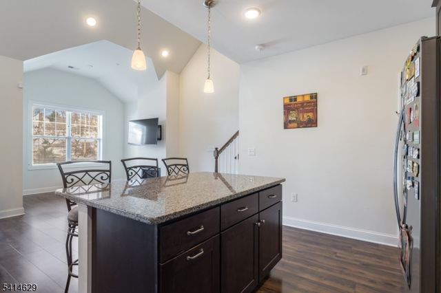 104 Autumn Ct, Little Falls Twp., NJ 07424