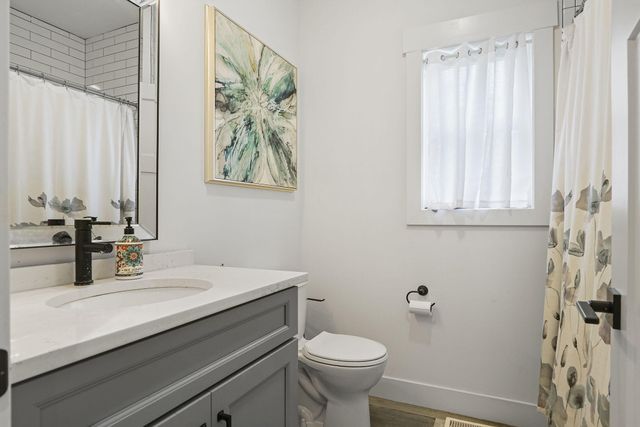 1305 Roosevelt Road, Valparaiso, IN 46383