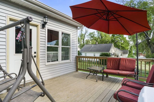 1305 Roosevelt Road, Valparaiso, IN 46383