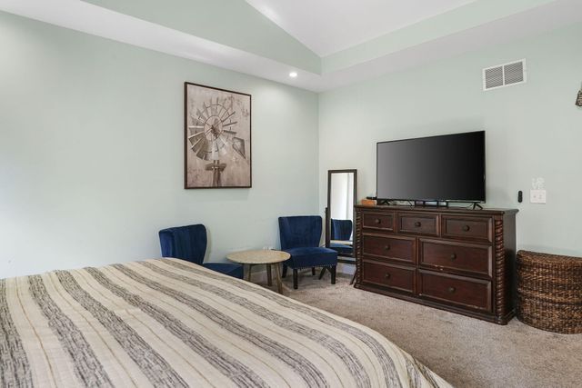 1305 Roosevelt Road, Valparaiso, IN 46383