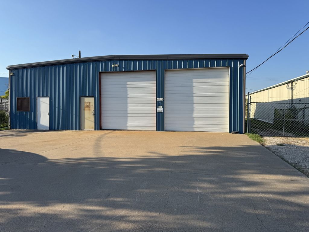 4321 Garland Drive, Haltom City, TX 76117