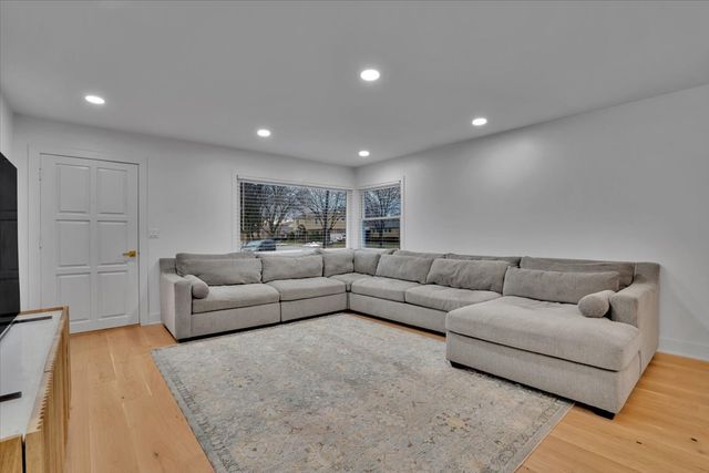 9317 Olcott Avenue, Morton Grove, IL 60053