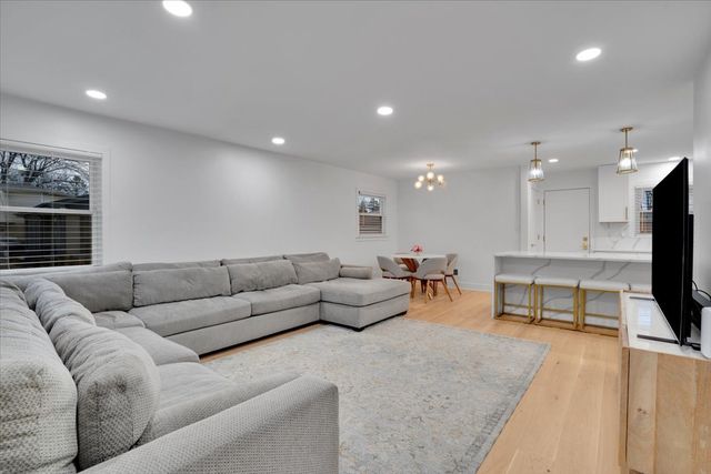 9317 Olcott Avenue, Morton Grove, IL 60053