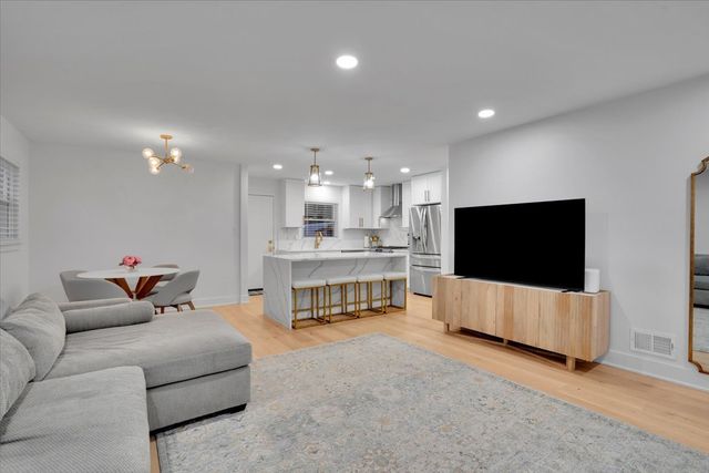 9317 Olcott Avenue, Morton Grove, IL 60053