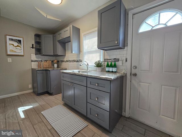 1737 N DOVER ST, Philadelphia, PA 19121