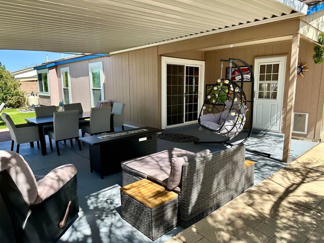 1881 Clearwater Loop NE, Rio Rancho, NM 87144