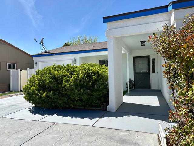 1881 Clearwater Loop NE, Rio Rancho, NM 87144