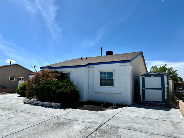 1881 Clearwater Loop NE, Rio Rancho, NM 87144