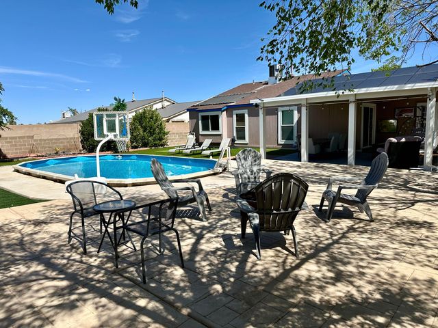 1881 Clearwater Loop NE, Rio Rancho, NM 87144