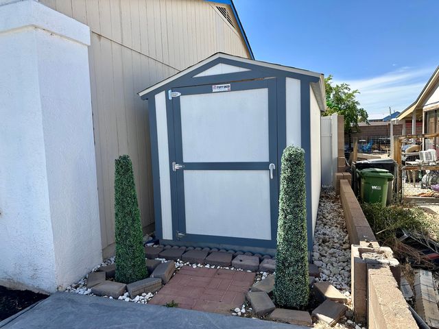 1881 Clearwater Loop NE, Rio Rancho, NM 87144