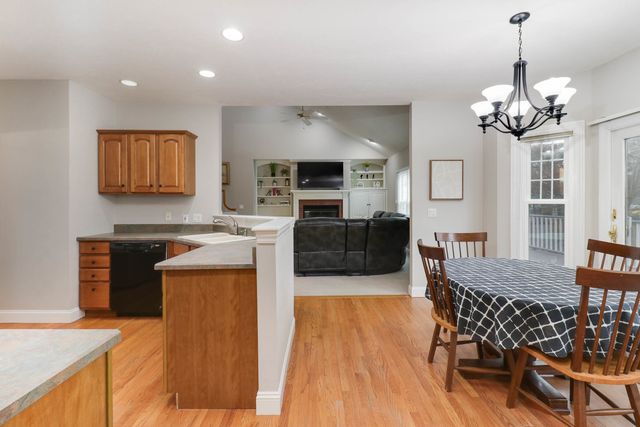 4 Scofield Court, Bloomington, IL 61704