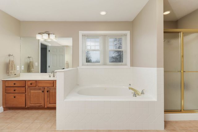 4 Scofield Court, Bloomington, IL 61704