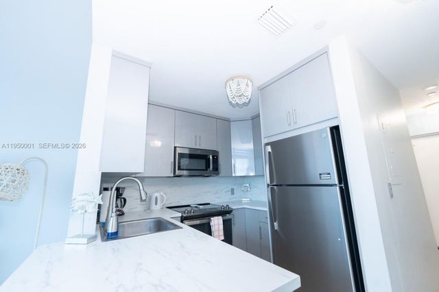 5445 Collins Ave BAY21, Miami Beach, FL 33140