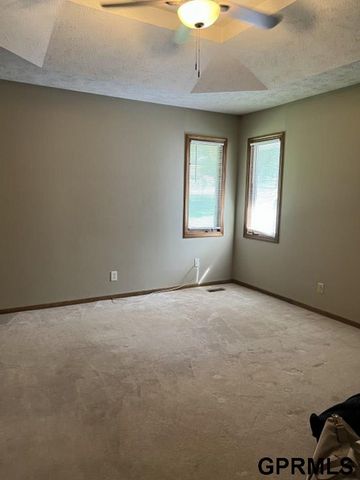 6723 Woodbine Circle, Ralston, NE 68127