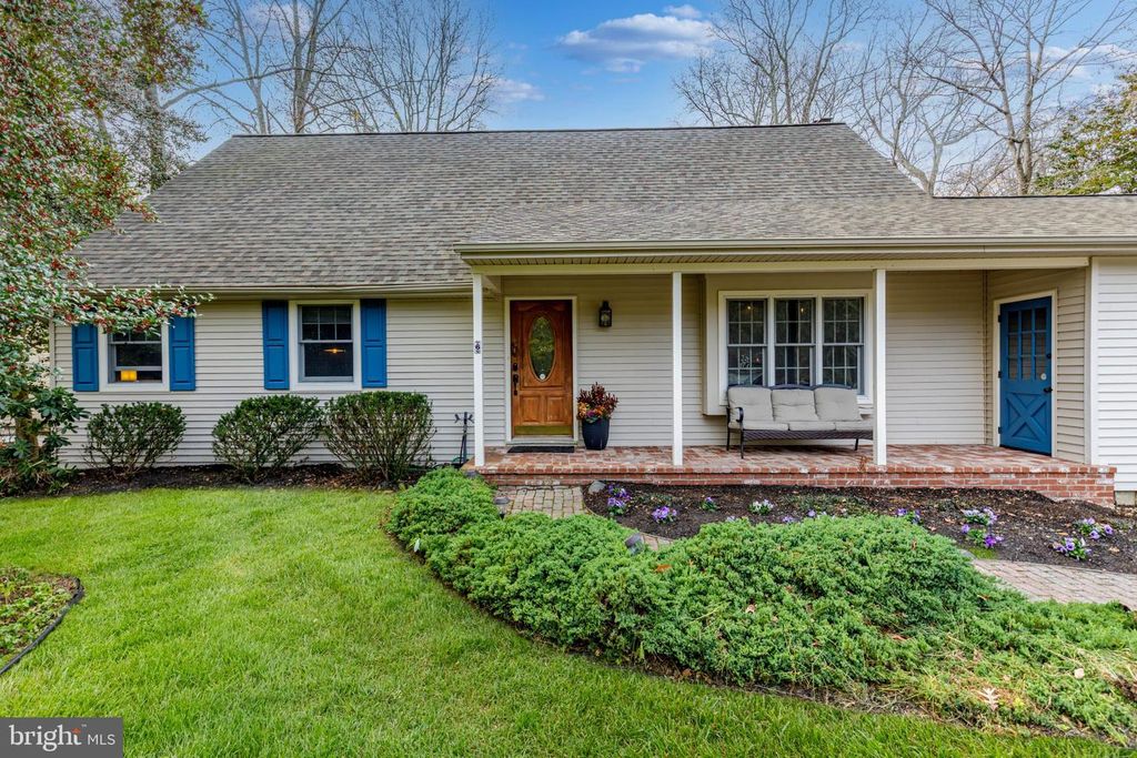 6 FRIAR TUCK DR, Medford, NJ 08055