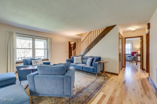 381 Sugarwood Drive, Kingsport, TN 37663