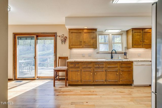 381 Sugarwood Drive, Kingsport, TN 37663