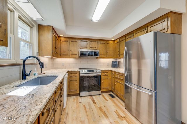 381 Sugarwood Drive, Kingsport, TN 37663