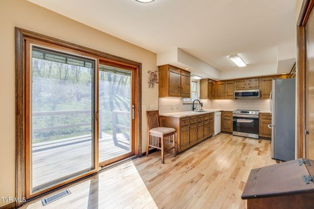 381 Sugarwood Drive, Kingsport, TN 37663