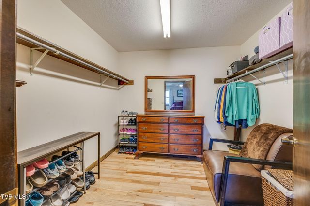 381 Sugarwood Drive, Kingsport, TN 37663