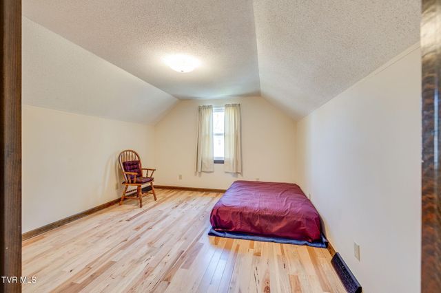 381 Sugarwood Drive, Kingsport, TN 37663