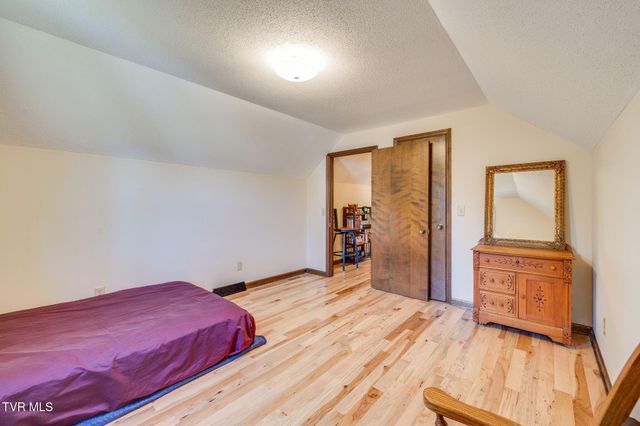 381 Sugarwood Drive, Kingsport, TN 37663