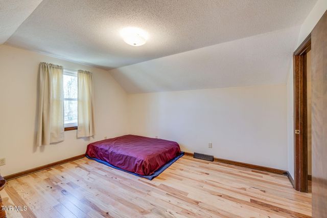 381 Sugarwood Drive, Kingsport, TN 37663