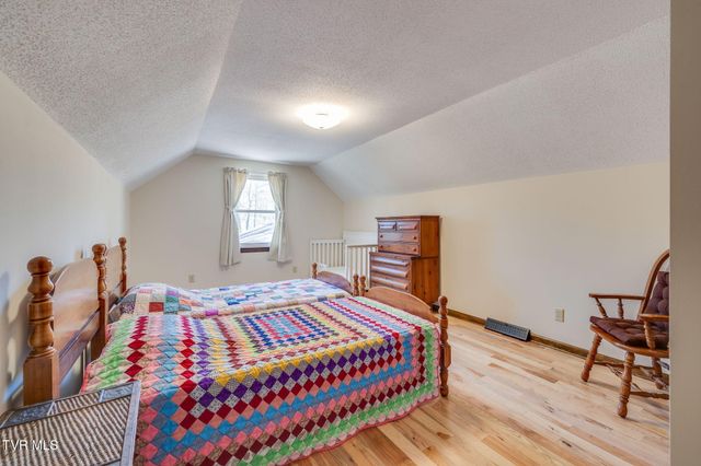 381 Sugarwood Drive, Kingsport, TN 37663